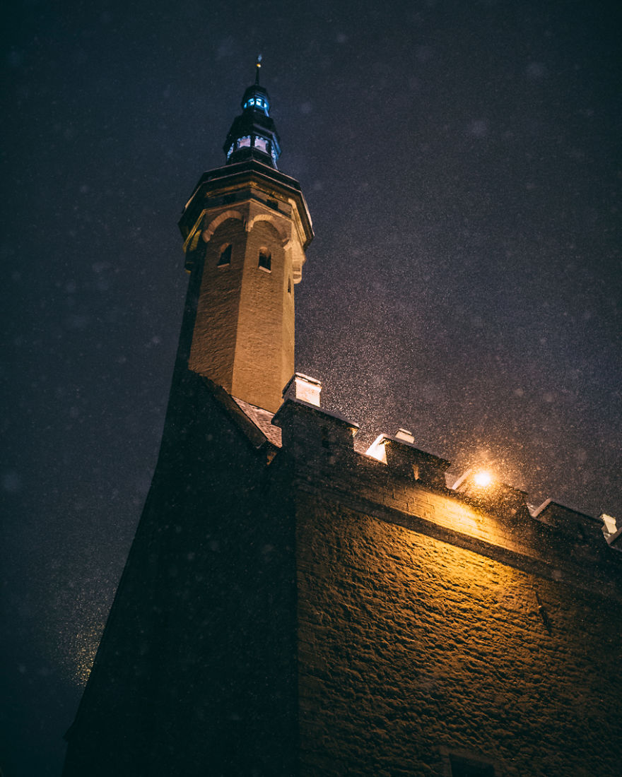 after-missing-my-bus-i-decided-to-walk-home-in-a-blizzard-and-photograph-my-city-tallinn-32__880