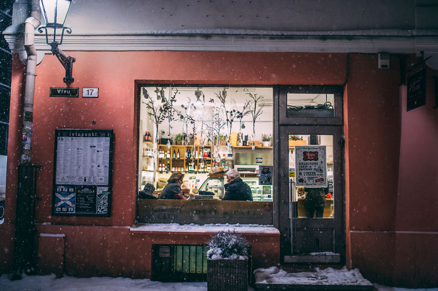 after-missing-my-bus-i-decided-to-walk-home-in-a-blizzard-and-photograph-my-city-tallinn-36__880