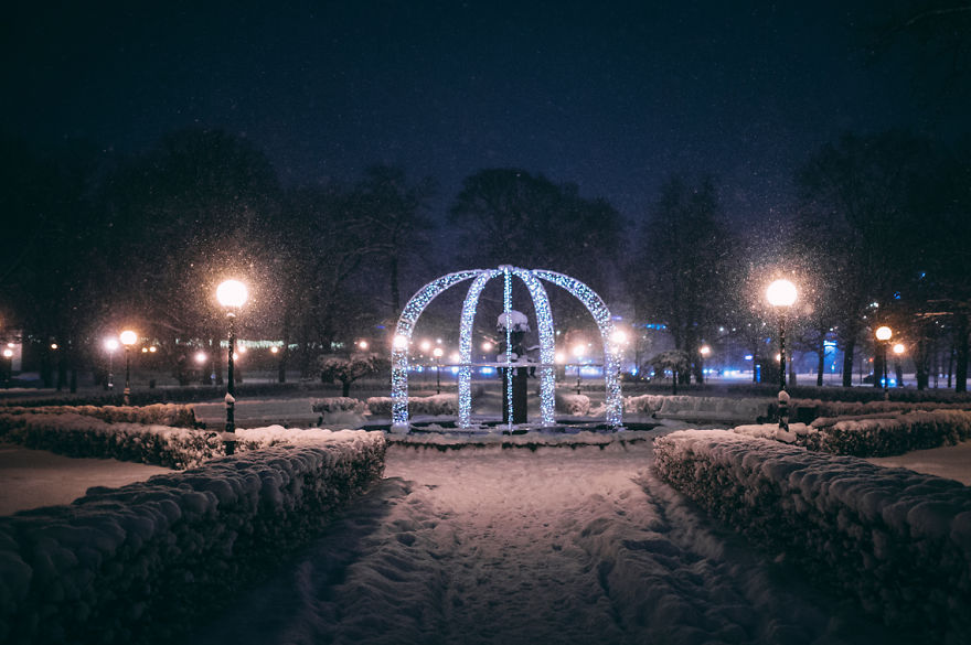 after-missing-my-bus-i-decided-to-walk-home-in-a-blizzard-and-photograph-my-city-tallinn-37__880